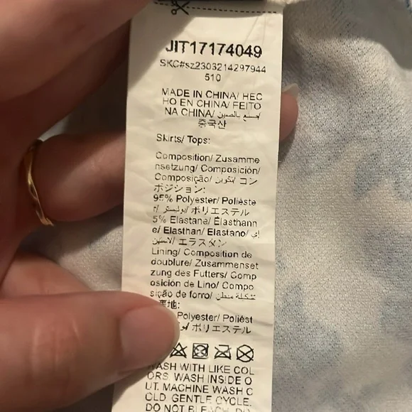 Blue and White Rose Floral Skirt 💖 - Picture 8 of 8